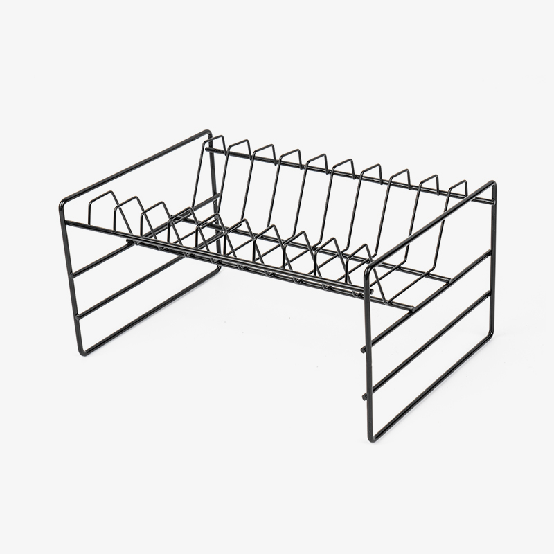 Svart multifunktionellt diskbänksställ för redskap