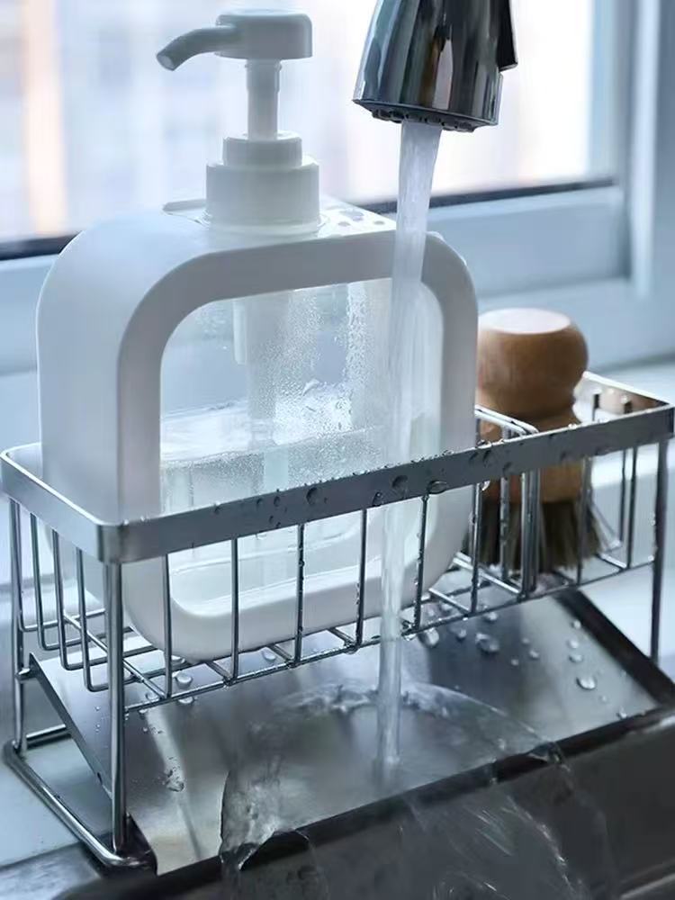 Hur bidrar väggmonterade metallförvaringsställ till utrymmesbesparande lösningar?